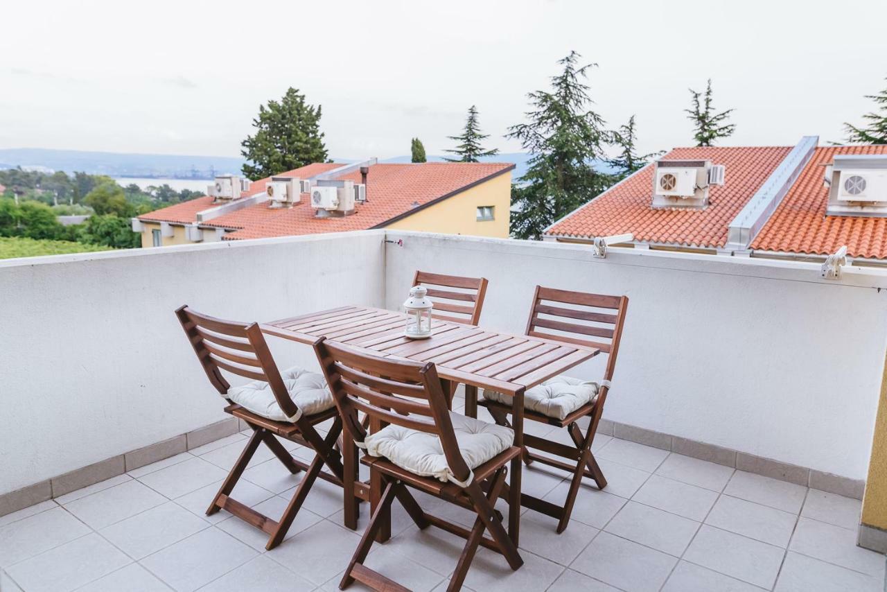 Apartma Joy - Private Beach Lejlighed Ankaran Eksteriør billede
