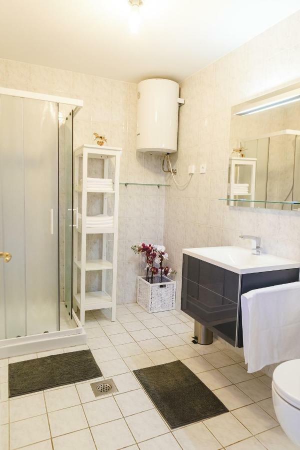 Apartma Joy - Private Beach Lejlighed Ankaran Eksteriør billede