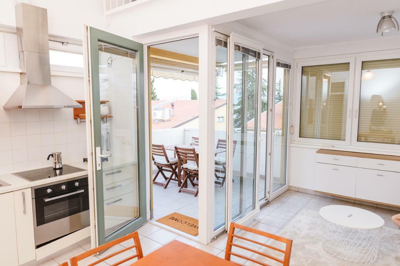 Apartma Joy - Private Beach Lejlighed Ankaran Eksteriør billede